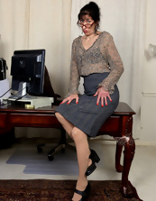 Hot mature office pics of brunette secretary posing nude