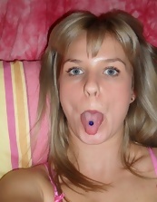 Blonde mom strips and fools around in selfie-nude photos