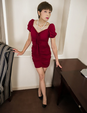Sexy mature ladies pics of short-haired Asian woman