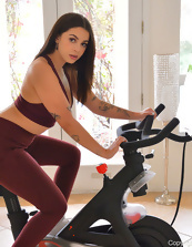 Fitness crazed brunette is ready to show it all