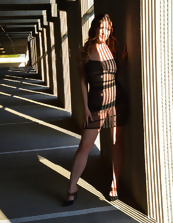 Super hot photos of a fit girl taken while in public