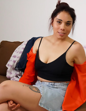 Hairy Asian MILF Pussy Porn Pics | We Are Hairy model Mia Valentina