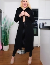 Businesswoman acts like the slutty mom of your dreams