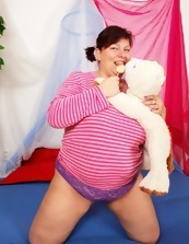 Thick Mature  Nude Porn Pics