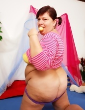 Thick Mature  Nude Porn Pics