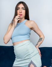 Enjoy these hot XXX pictures of her slender mom figure