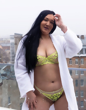If you have a fetish for hairy MILF pussies check this out