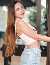 Short Shorts Naked Women Porn Pics