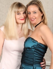 Lesbian Pussy Licking Porn Pics