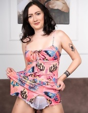 Young Hairy Pussy Nude Sofa Stripset