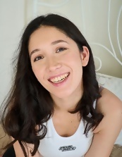 Asian Babe Shaved Pussy Pics
