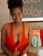 Busty Ebony Milf Pussy Flash