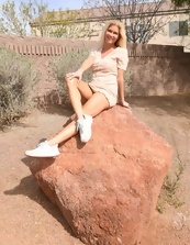 Outdoor Blonde Pussy Flash Pics