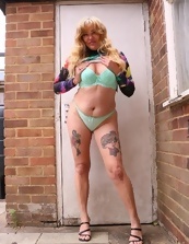 Tattooed Milf Outdoor Strip Set