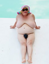 BBW Granny Poolside Pussy Gallery