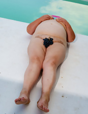 BBW Granny Poolside Pussy Gallery