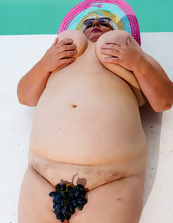 BBW Granny Poolside Pussy Gallery