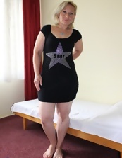 Mature Gilf Black Dress Pussy Flash Pictures