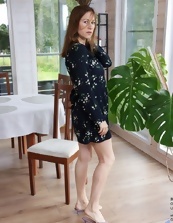 Mature Brunette Nude Photoshoot Gallery