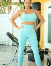 Busty Milf Gym Vibrator Pussy Play Pics Gallery