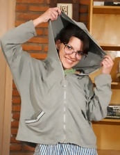 Hairy Pussy Glasses Strip Gallery Pics