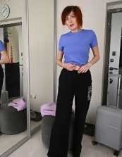 Mature Nude Gallery Bush Pussy Spread Pose