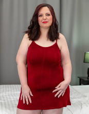 Mature Curvy Babe Nude Pics With Big Tits