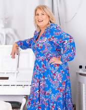 Mature MILF Toy Tease Gallery With Shaved Pussy