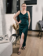 Mature Nude Gallery Spread Legs And Shaved Pussy