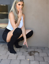 Outdoor Milf Solo Masturbation Pics