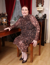 Curvy Mature Nude Photos Gallery