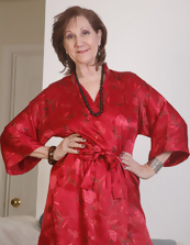 Mature Granny Nude Solo Pictures Spread Pussy