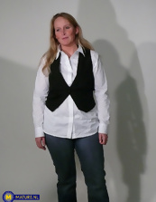 Mature Naked Gallery With Dildo