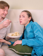 Mature Nude Brunette Blowjob And Cowgirl Pics