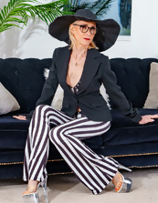 Naked Mature Milf Pics With Saggy Tits And Pussy