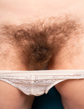 Naked Mature Babe Hairy Bush Spread Pics