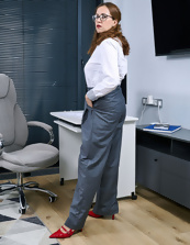 Office Nude Milf Solo Spread Pose Gallery