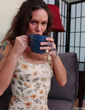 Mature Solo Tease Pics: Naked Milf Spread Pose