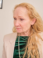 Mature granny and young babe nude threesome blowjobs with raw pussy out