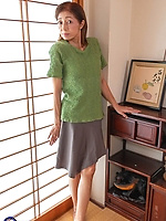 Mature Japanese slut gets wild with two guys and deep throat action