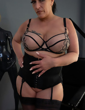 Curvy Mature Milf Lingerie Gallery Pics