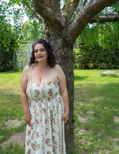 Outdoor Milf Gallery With Saggy Tits Tease
