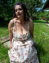 Outdoor Milf Gallery With Saggy Tits Tease
