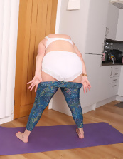 Curvy Mature Milf Nude Yoga Strip Gallery