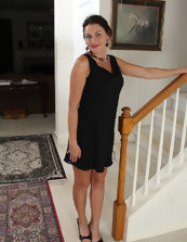 Mature MILF Gallery Nude Hairy Pussy Spread Pose
