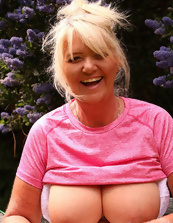 Mature Nude Blonde Spread Pose