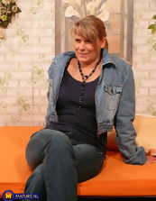 Mature Spread Pose Gallery with Natural Tits