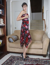Mature Naked Photos: Booty Out Spread Pose Solo