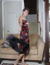 Mature Naked Photos: Booty Out Spread Pose Solo