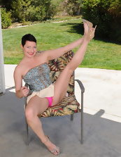 Mature Nude MILF Solo Spread Pose